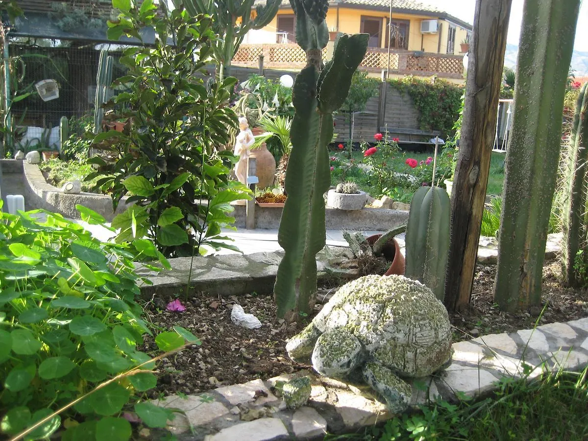 Oasi Del Lago Bed & Breakfast Regalbuto